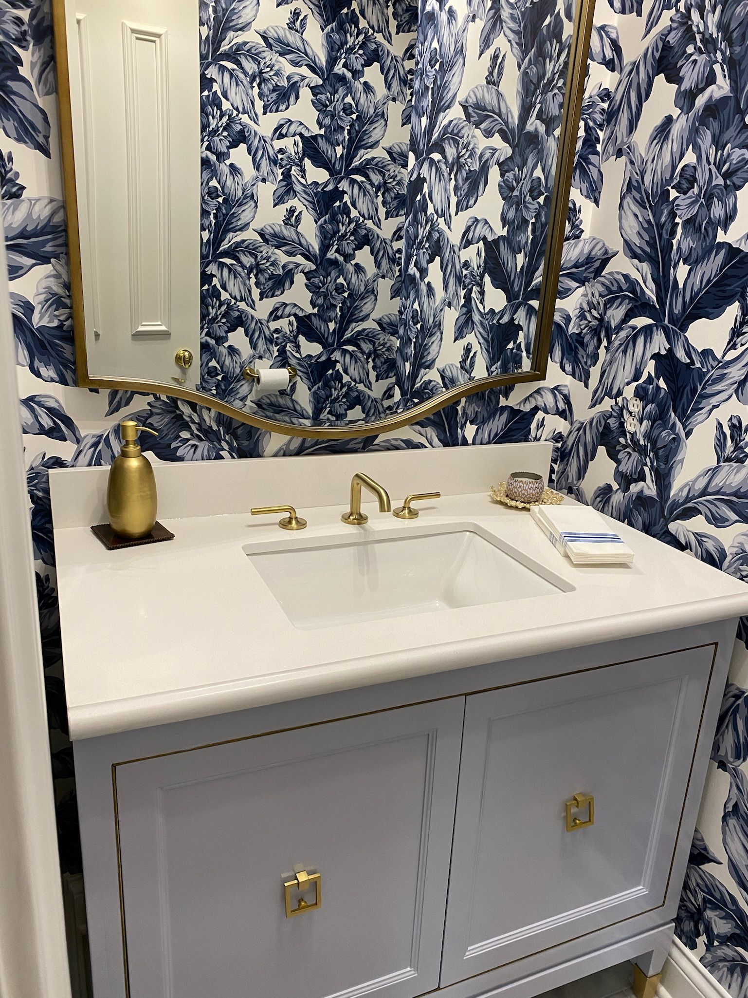 Nashville powder room interior design by Abby Rose interior designer